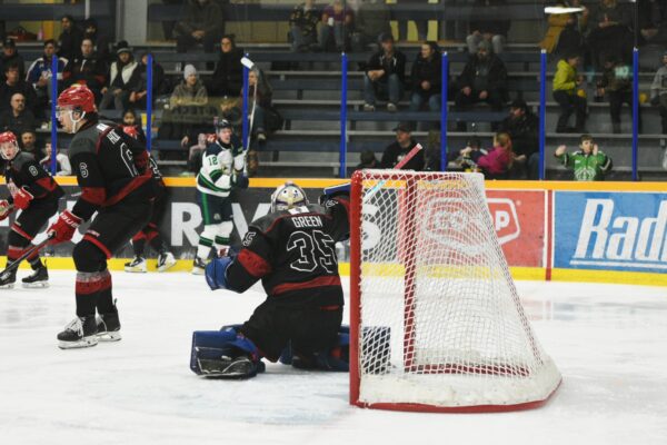 Green Shuts Out Eagles